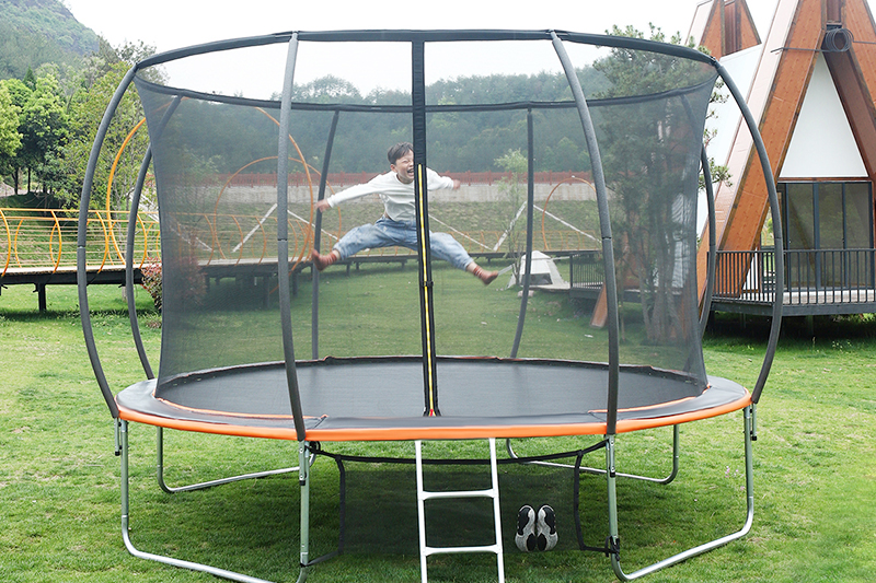 Focusing on product innovation and upgrading, Xinluyi creates cost-effective fitness and leisure equipment